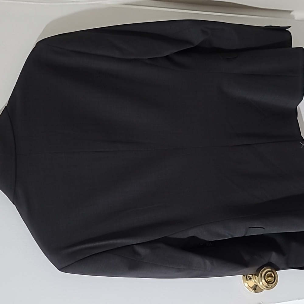 Express Suit - Picture 4 of 6